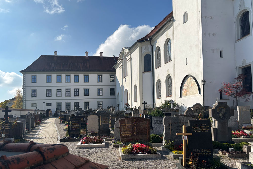 Kloster Rott (ehemalige Abtei der Benediktiner) Kloster Rott (ehemalige Abtei der Benediktiner) im Landkreis Rosenheim