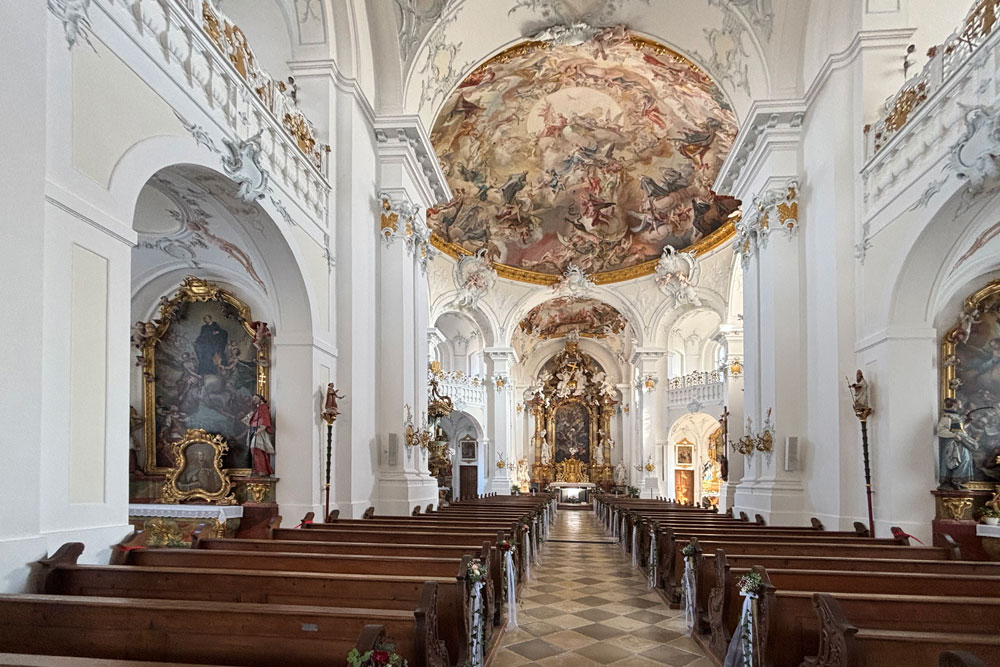 Kloster Rott (ehemalige Abtei der Benediktiner) - Abteikirche St. Marinus und Anianus Kloster Rott (ehemalige Abtei der Benediktiner) im Landkreis Rosenheim