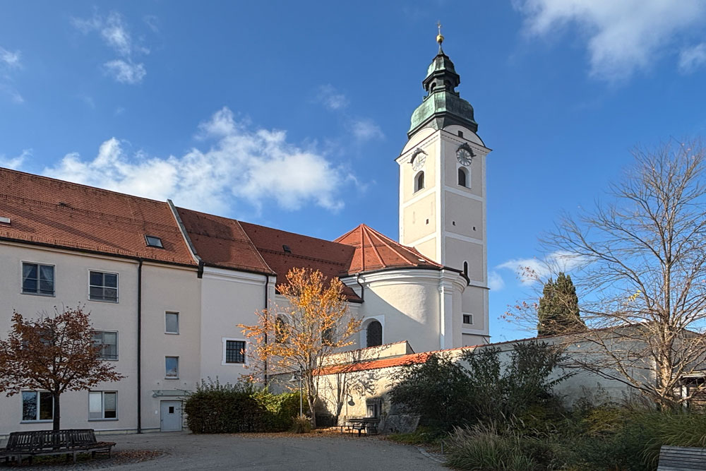 Stiftung Attl (ehemalige Benediktinerabtei Attel) Stiftung Attl (ehemalige Benediktinerabtei Attel) im Landkreis Rosenheim
