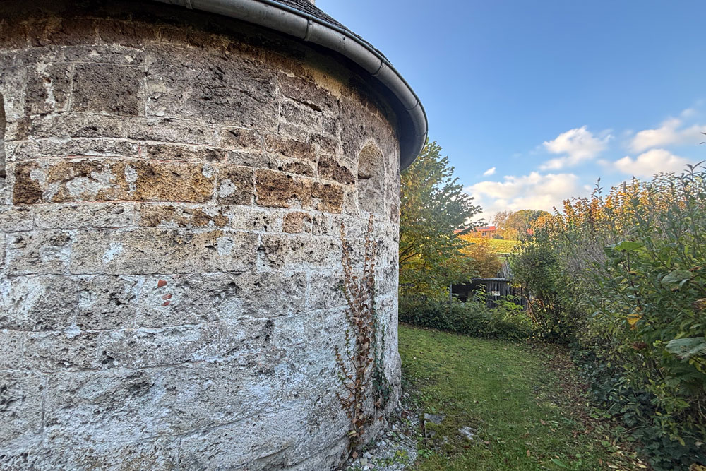 Wehrkirche Thal (Nebenkirche St. Georg, ehemalige Kirchhofbefestigung) Wehrkirche Thal (Nebenkirche St. Georg, ehemalige Kirchhofbefestigung) im Landkreis Rosenheim