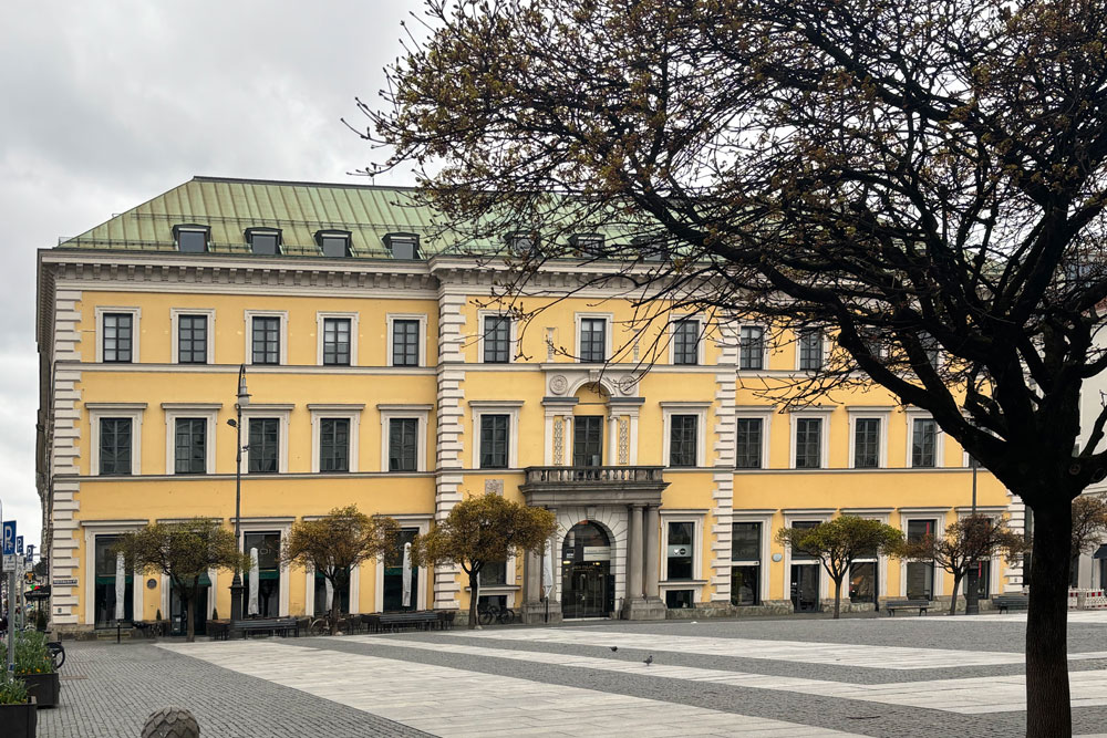 Palais Arco-Zinneberg (Gampenrieder-Palais) in München