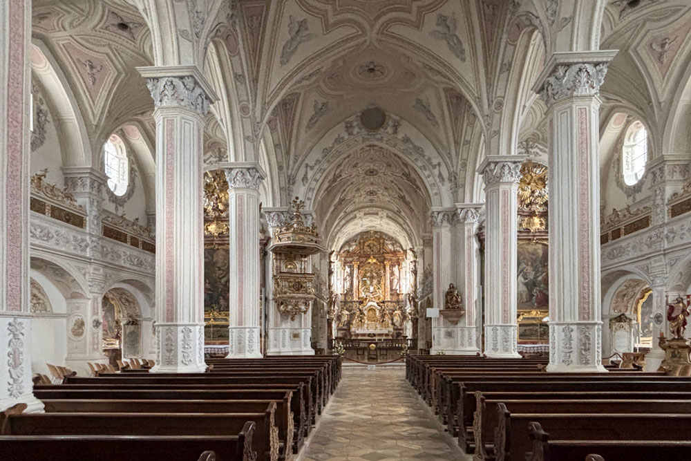 Kloster Polling (ehemaliges Kloster der Benediktiner, dann der Augustiner-Chorherren) im Landkreis Weilheim-Schongau