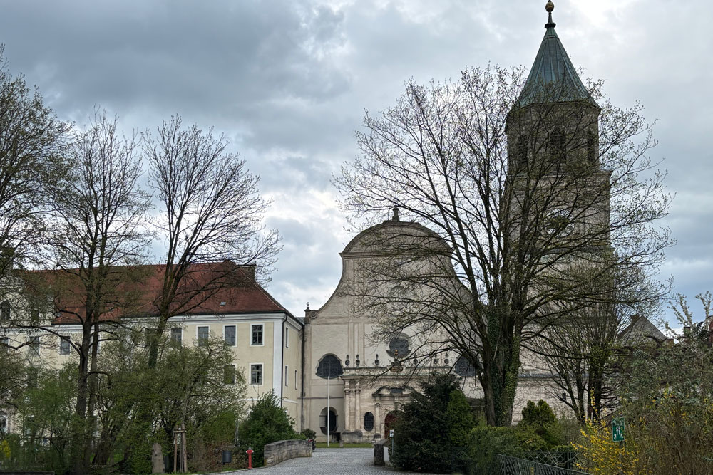 Kloster Polling (ehemaliges Kloster der Benediktiner, dann der Augustiner-Chorherren) im Landkreis Weilheim-Schongau