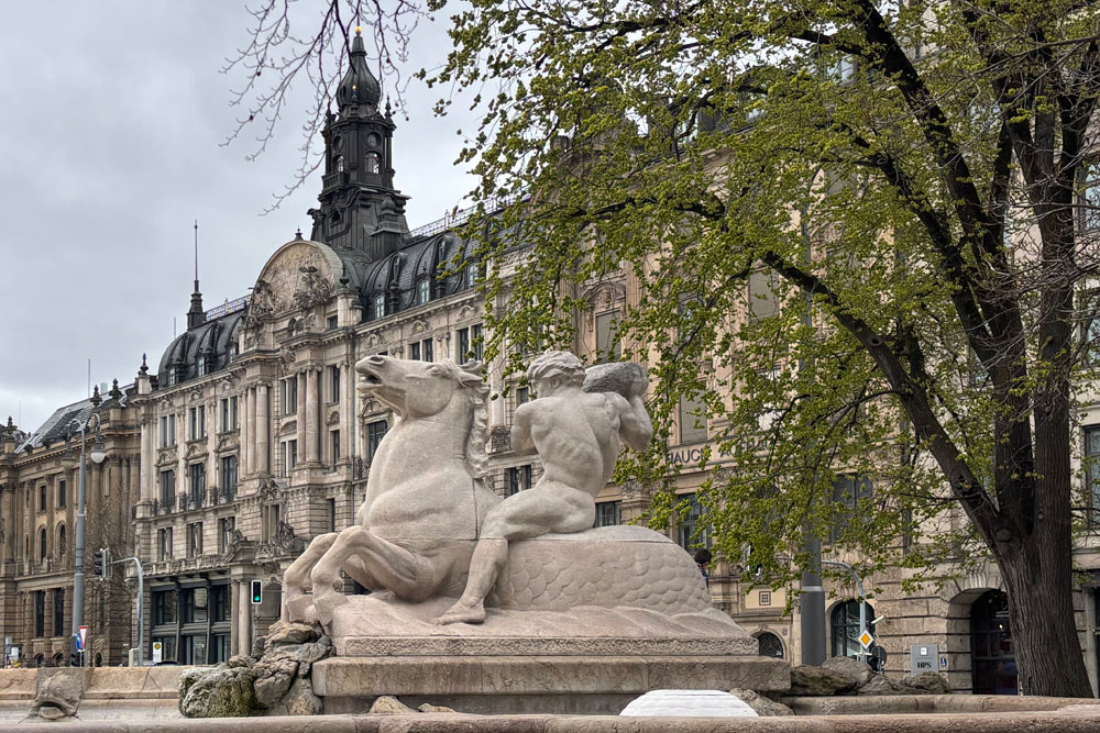 Bernheimer-Palais (Palais Bernheimer, Bernheimer-Haus, Lenbach-Palais, Palais am Lenbachplatz) in München