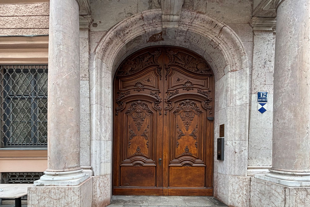 Palais Porcia (München) (Palais Portia, Palais Fugger, Palais Fugger-Portia) in München