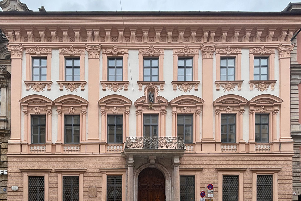 Palais Porcia (München) (Palais Portia, Palais Fugger, Palais Fugger-Portia) in München