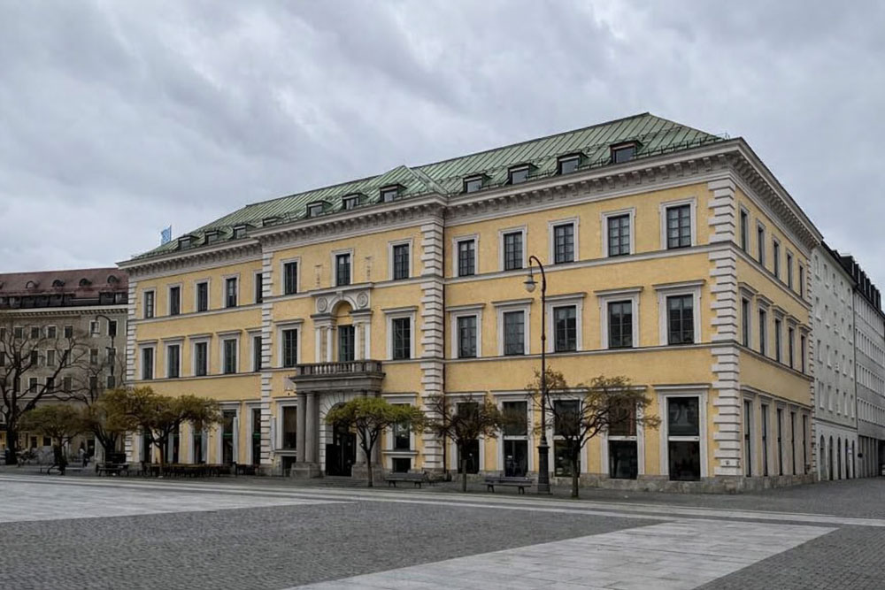 Palais Arco-Zinneberg (Gampenrieder-Palais) in München