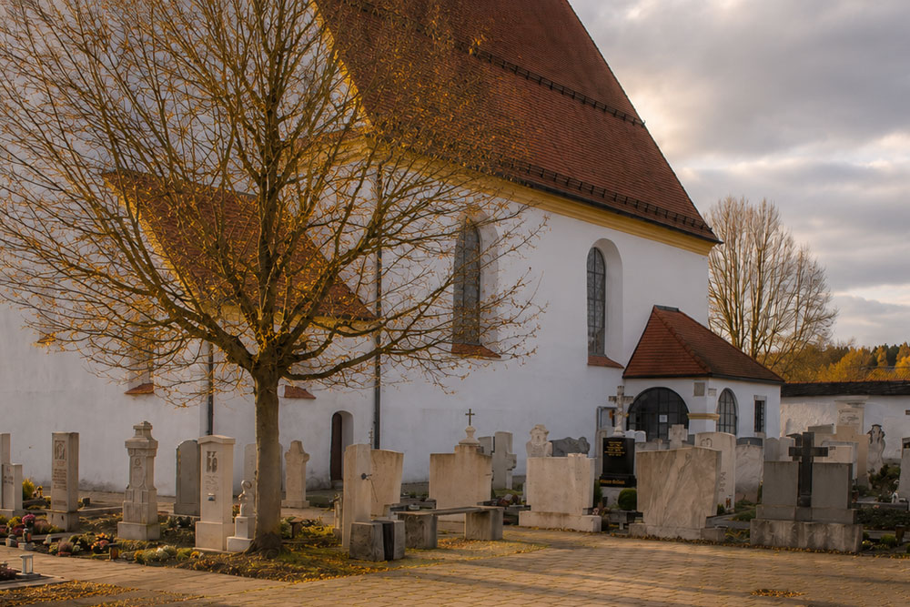 Kirchhofbefestigung Möckenlohe (Wehrkirche Mariä Himmelfahrt) Kirchhofbefestigung Möckenlohe (Wehrkirche Mariä Himmelfahrt) im Landkreis Eichstätt