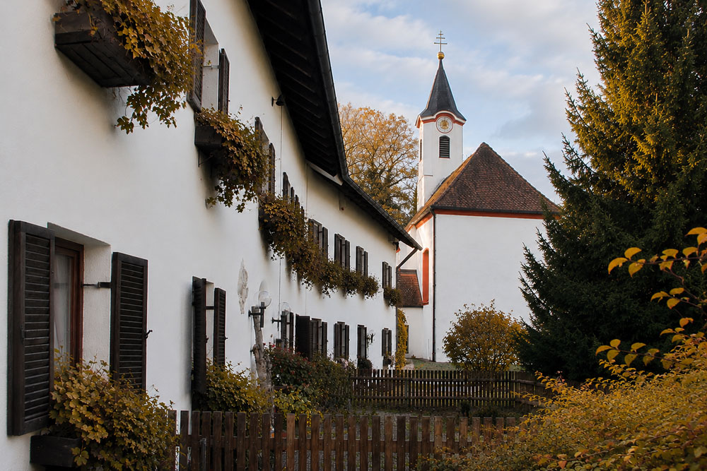 Schloss Delling (Seefeld) (heute Landgut) - Hofmarkskapelle St. Georg Schloss Delling (Seefeld) (heute Landgut) im Landkreis Starnberg