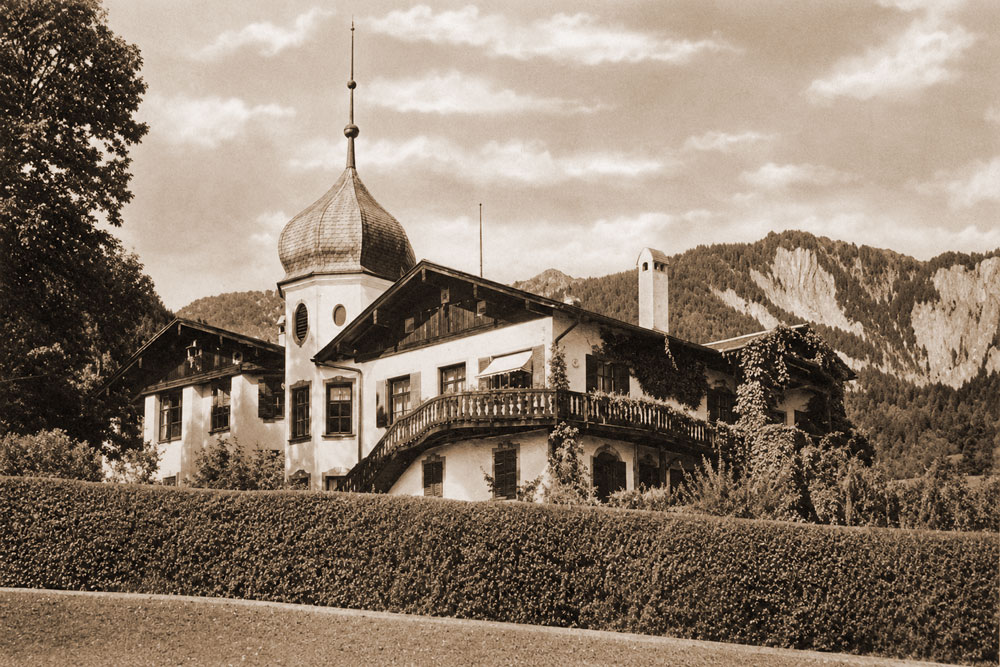 Schloss Grafenaschau - Historische Echtfotokarte, 1938 gelaufen Schloss Grafenaschau im Landkreis Garmisch-Partenkirchen