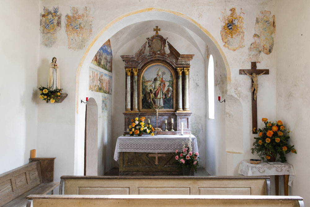 Schloss Königswiesen - Kirche St. Ulrich Schloss Königswiesen im Landkreis Starnberg