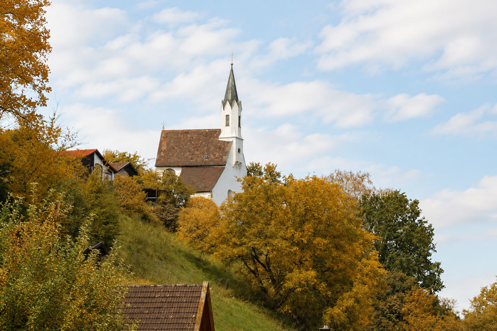 Schloss Mörmoosen - Schlosskapelle St. Peter und Paul Schloss Mörmoosen im Landkreis Altötting