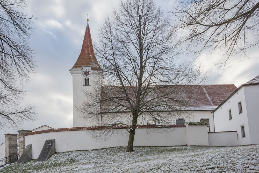 Burg Tholbath (St. Leonhard) im Landkreis Eichstätt - Kettenkirche St. Leonhard