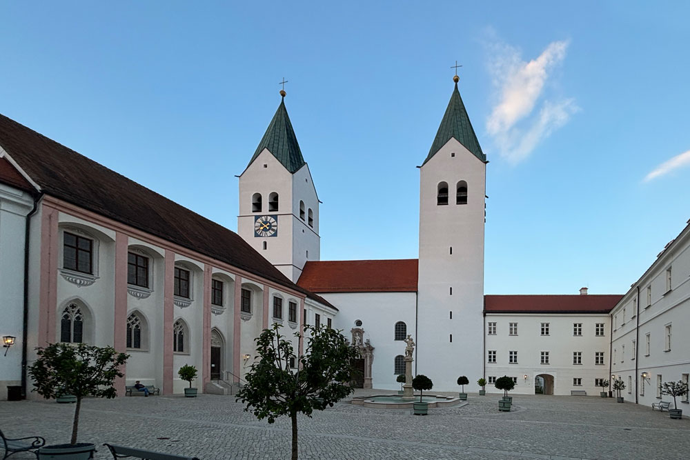 Bischöfliches Residenzschloss Freising (Kloster) im Landkreis Freising