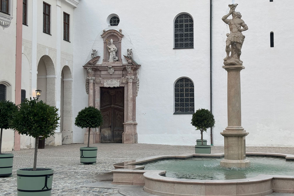 Bischöfliches Residenzschloss Freising (Kloster) im Landkreis Freising