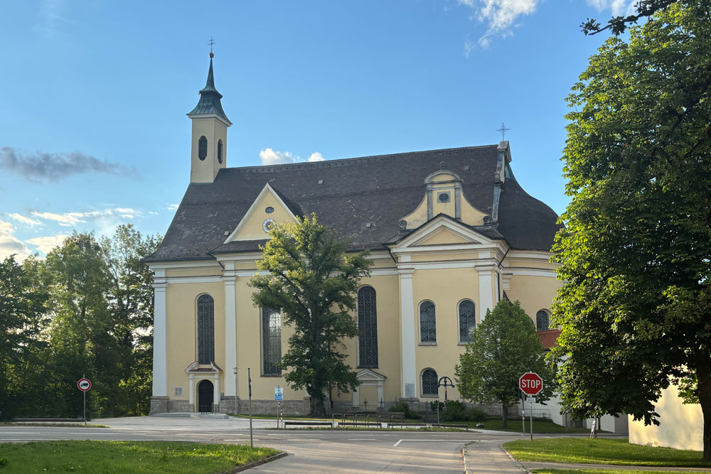 Franziskanerkloster Grafrath-Unteralting (ehemaliges Benediktinerkloster) - Wallfahrtskirche St. Rasso Franziskanerkloster Grafrath-Unteralting (ehemaliges Benediktinerkloster) im Landkreis Fürstenfeldbruck