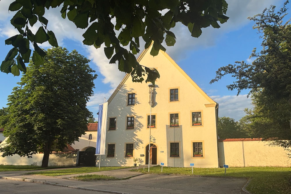 Franziskanerkloster Grafrath-Unteralting (ehemaliges Benediktinerkloster) Franziskanerkloster Grafrath-Unteralting (ehemaliges Benediktinerkloster) im Landkreis Fürstenfeldbruck