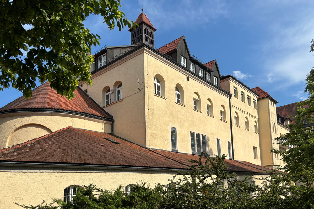 Kloster Tutzing (Mutterhaus der Missionsbenediktinerinnen) Kloster Tutzing (Mutterhaus der Missionsbenediktinerinnen) im Landkreis Starnberg