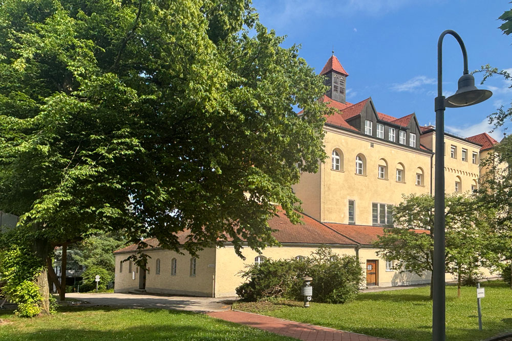 Kloster Tutzing (Mutterhaus der Missionsbenediktinerinnen) Kloster Tutzing (Mutterhaus der Missionsbenediktinerinnen) im Landkreis Starnberg