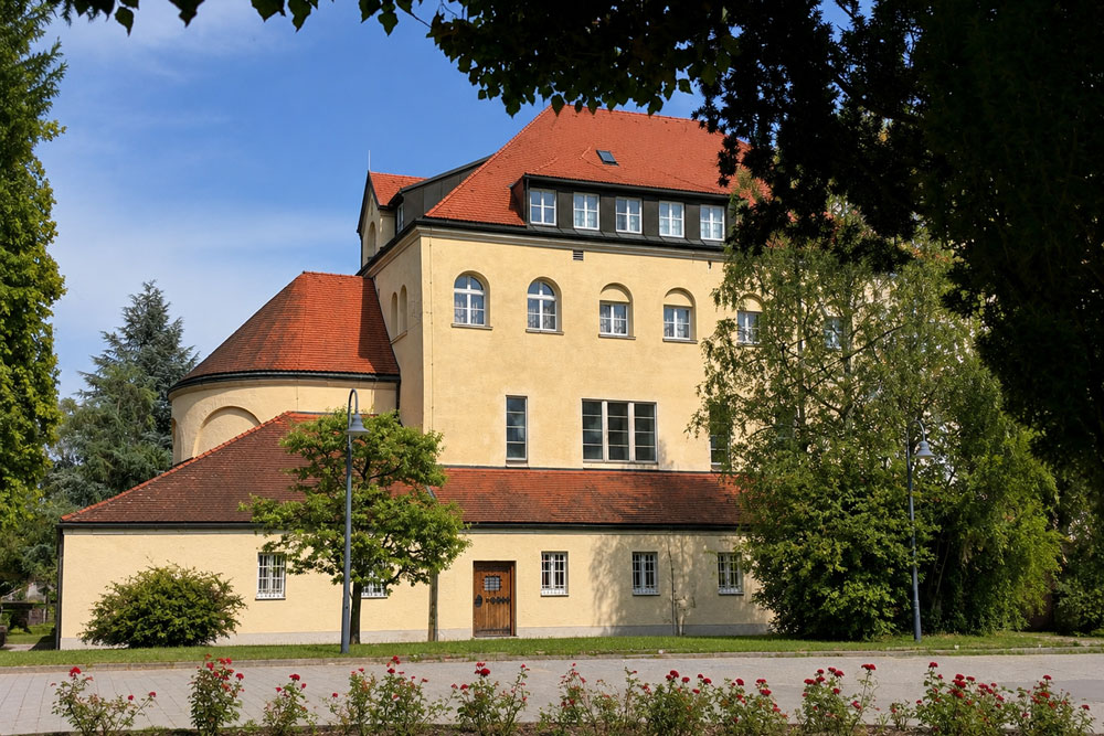 Kloster Tutzing (Mutterhaus der Missionsbenediktinerinnen) Kloster Tutzing (Mutterhaus der Missionsbenediktinerinnen) im Landkreis Starnberg