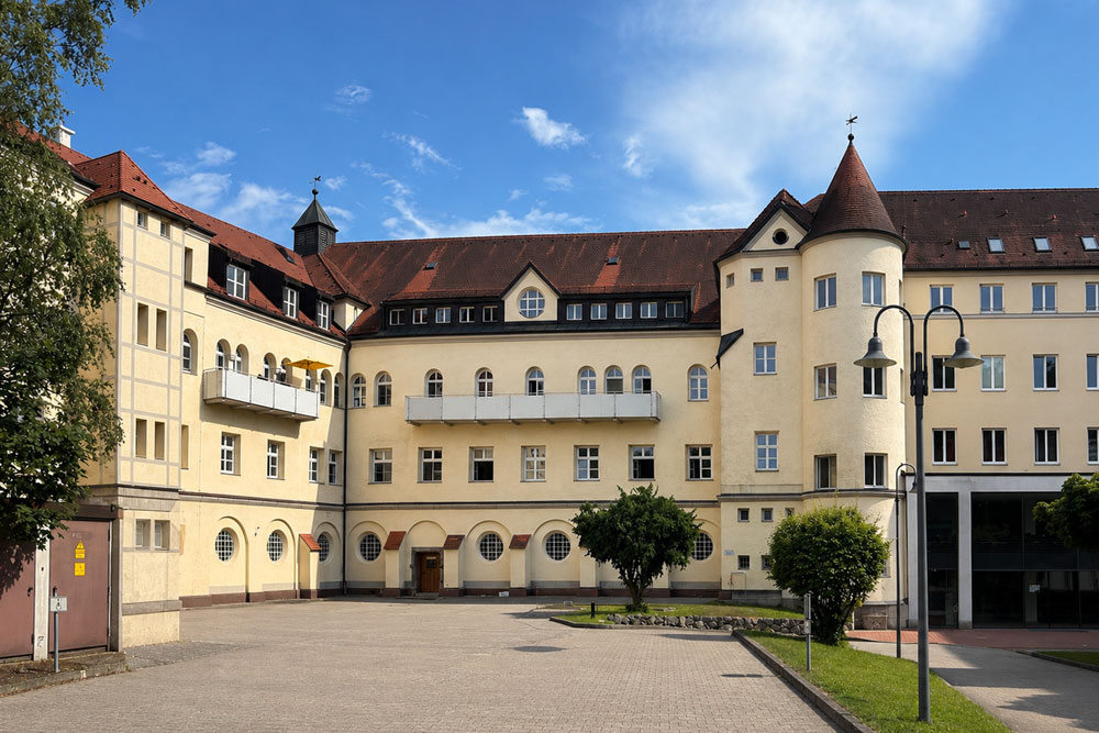 Kloster Tutzing (Mutterhaus der Missionsbenediktinerinnen) Kloster Tutzing (Mutterhaus der Missionsbenediktinerinnen) im Landkreis Starnberg