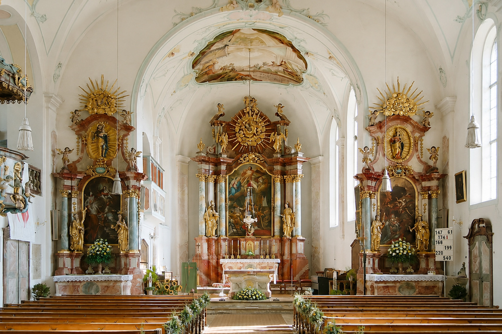 Burg Moorenweis - Pfarrkirche St. Sixtus Burg Moorenweis im Landkreis Fürstenfeldbruck