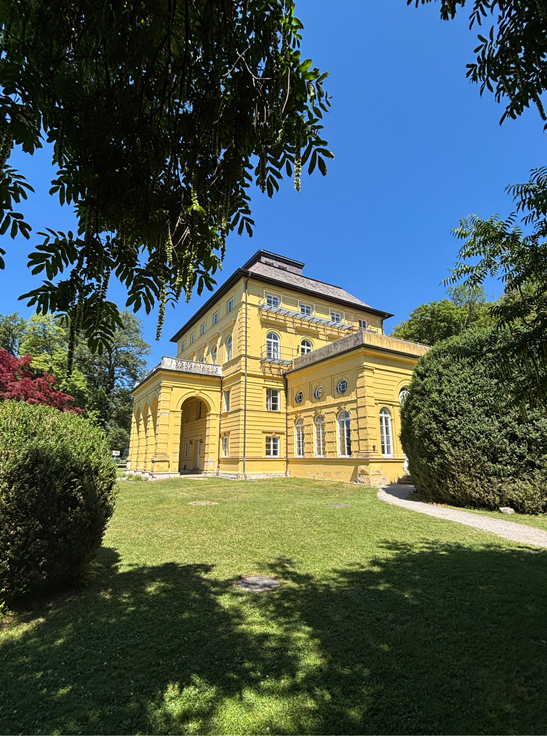 Schloss Allmannshausen (Unterallmannshausen) Schloss Allmannshausen (Unterallmannshausen) im Landkreis Starnberg