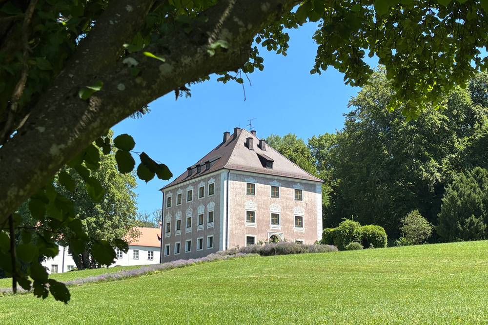 Schloss Berg (Bayern) im Landkreis Starnberg