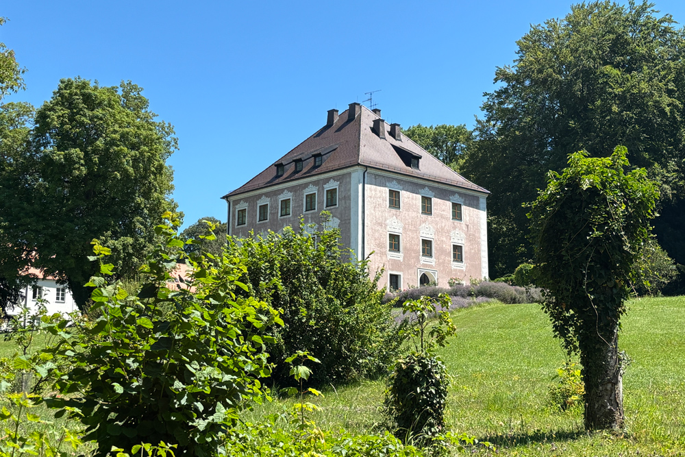 Schloss Berg (Bayern) im Landkreis Starnberg