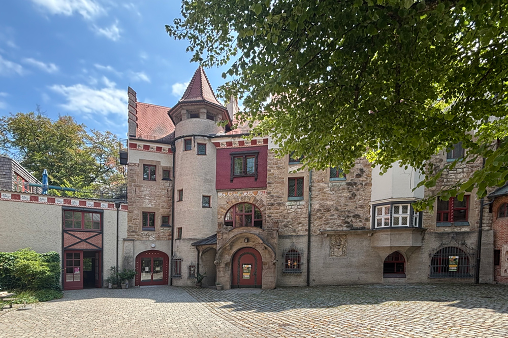 Burg-Schwaneck-01-web