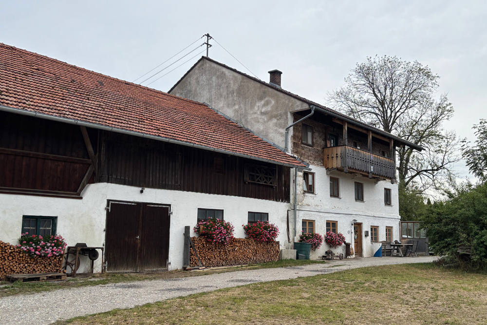 Herrenhaus Aufhofen (heute: Herrnbauer) Herrenhaus Aufhofen (heute: Herrnbauer) im Landkreis Bad Tölz-Wolfratshausen
