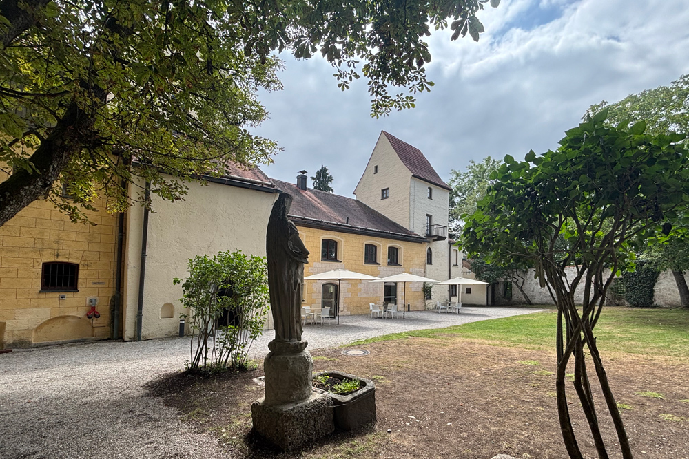 Schloss-Gruenwald-04-web