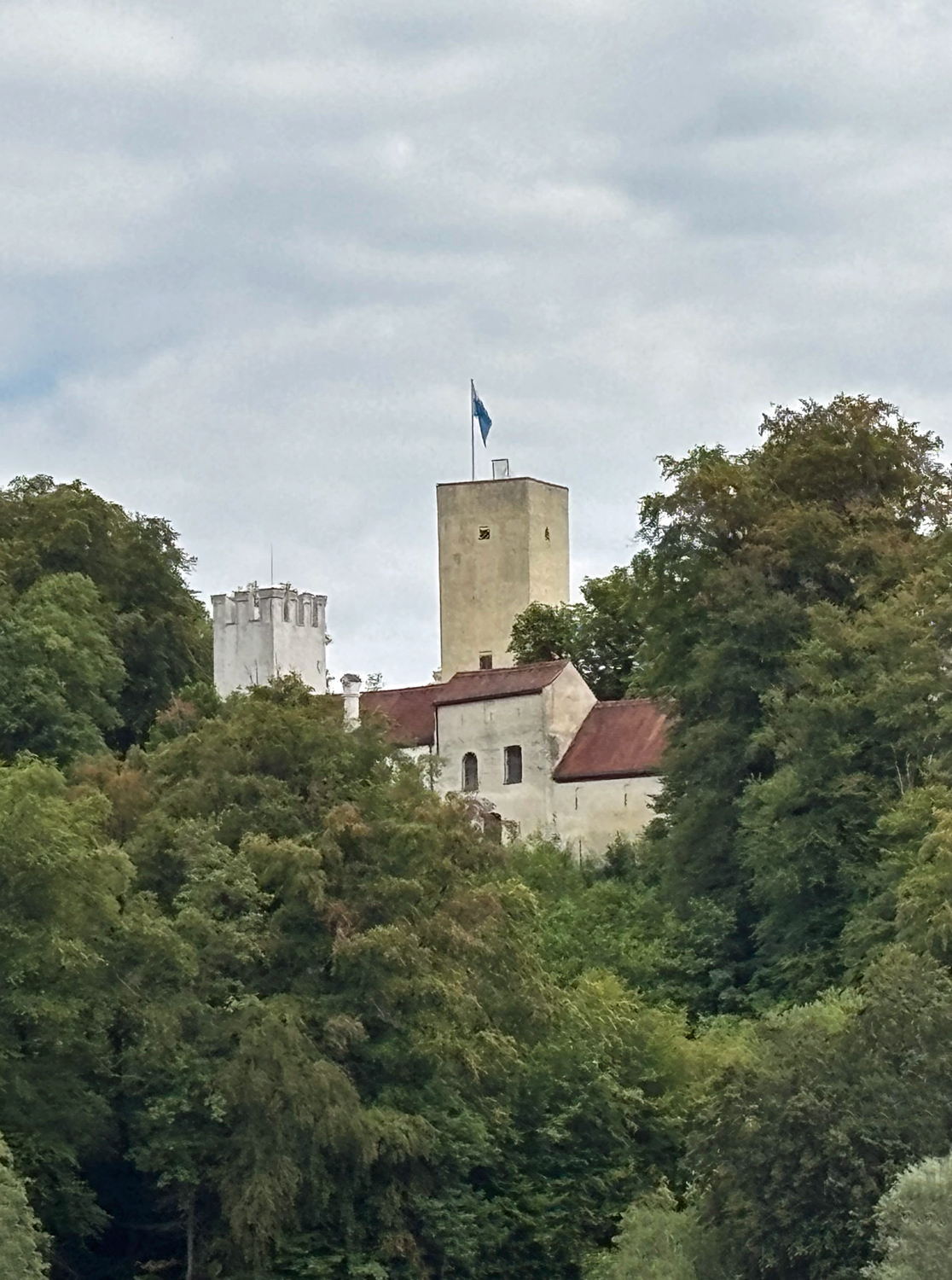 Schloss-Gruenwald-G-web
