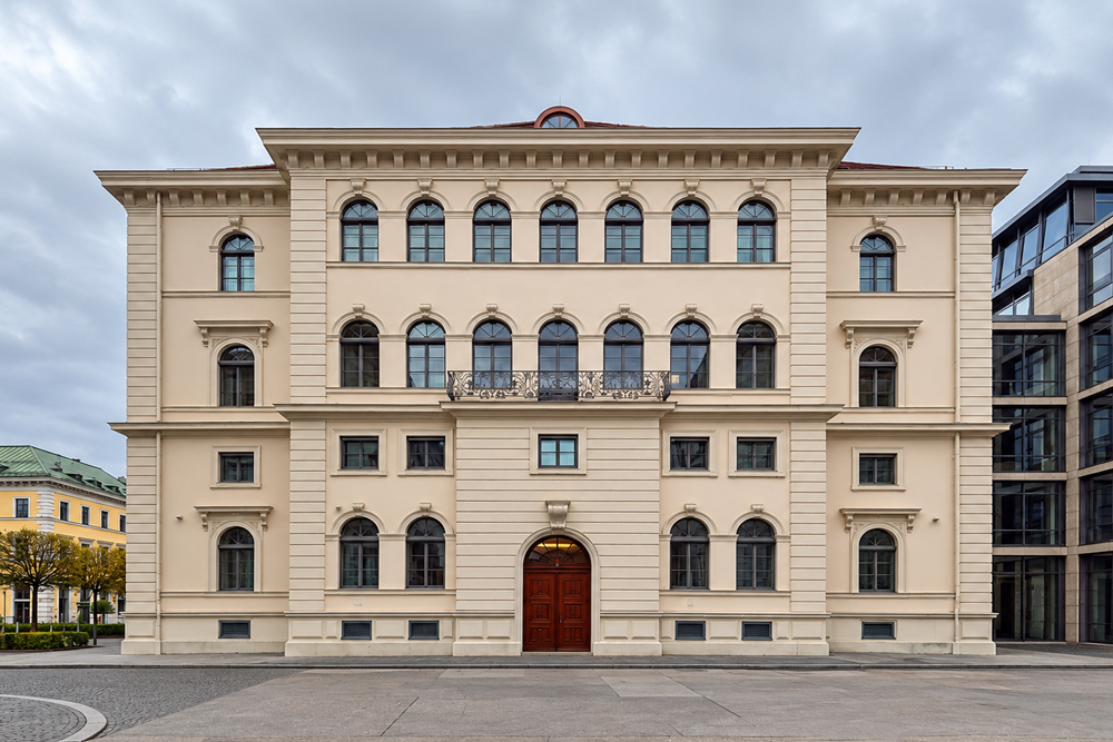 Palais Ludwig-Ferdinand (Prinz-Ludwig-Ferdinand-Palais, Prinz-Alfons-Palais) Palais Ludwig-Ferdinand (Prinz-Ludwig-Ferdinand-Palais, Prinz-Alfons-Palais) in München