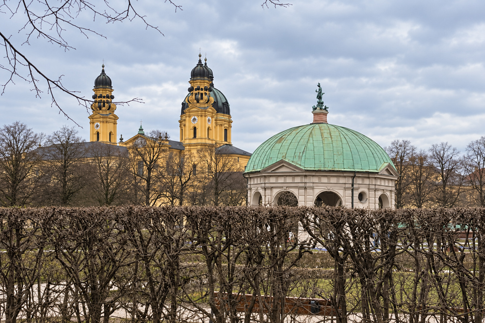 Residenz-Muenchen-D20-KI-web