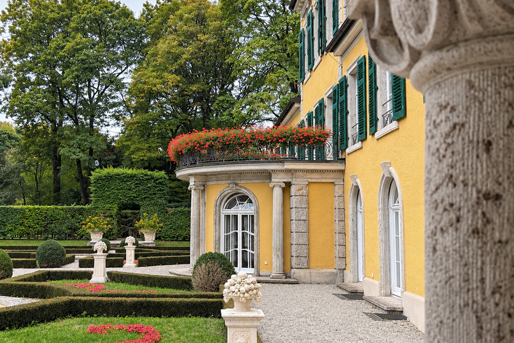 Schloss-Suresnes-01-KI-web